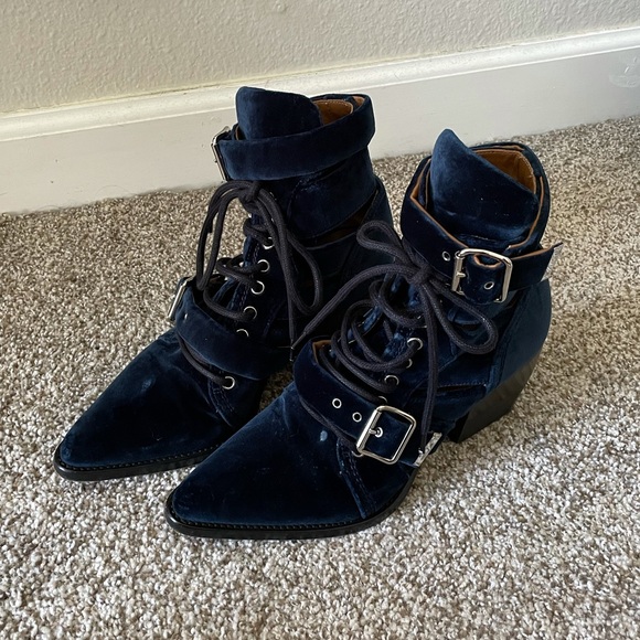 ❌SOLD Chloe Rylee Blue Velvet Buckle Strap Boots 8.5 - Picture 4 of 12
